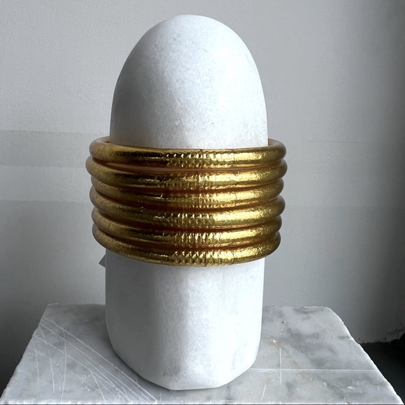 ✨⭐️Gold bangles ⭐️ ~ set of 6 size SM ~ NWOT - Picture 14 of 16